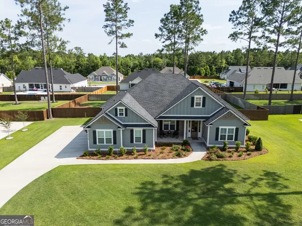 7313 Shadow Creek Dr, Hahira, GA 31632