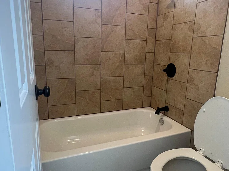 1653 Parkview Dr — Photo 21