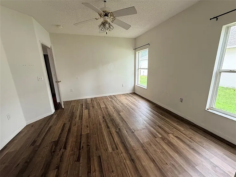 2918 Blooming Alamanda Loop — Photo 6