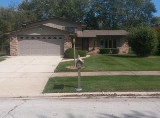 22911 Valley Dr, Richton Park, IL 60471