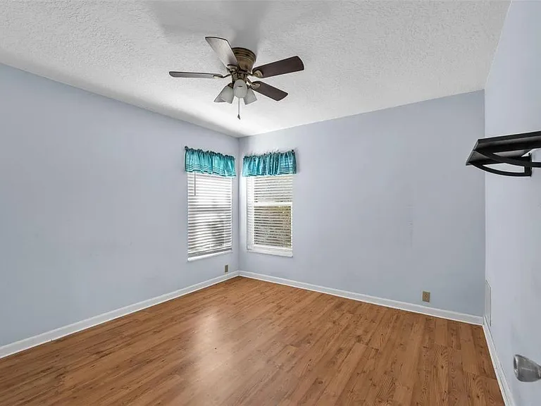 1702 Horseshoe Dr — Photo 17