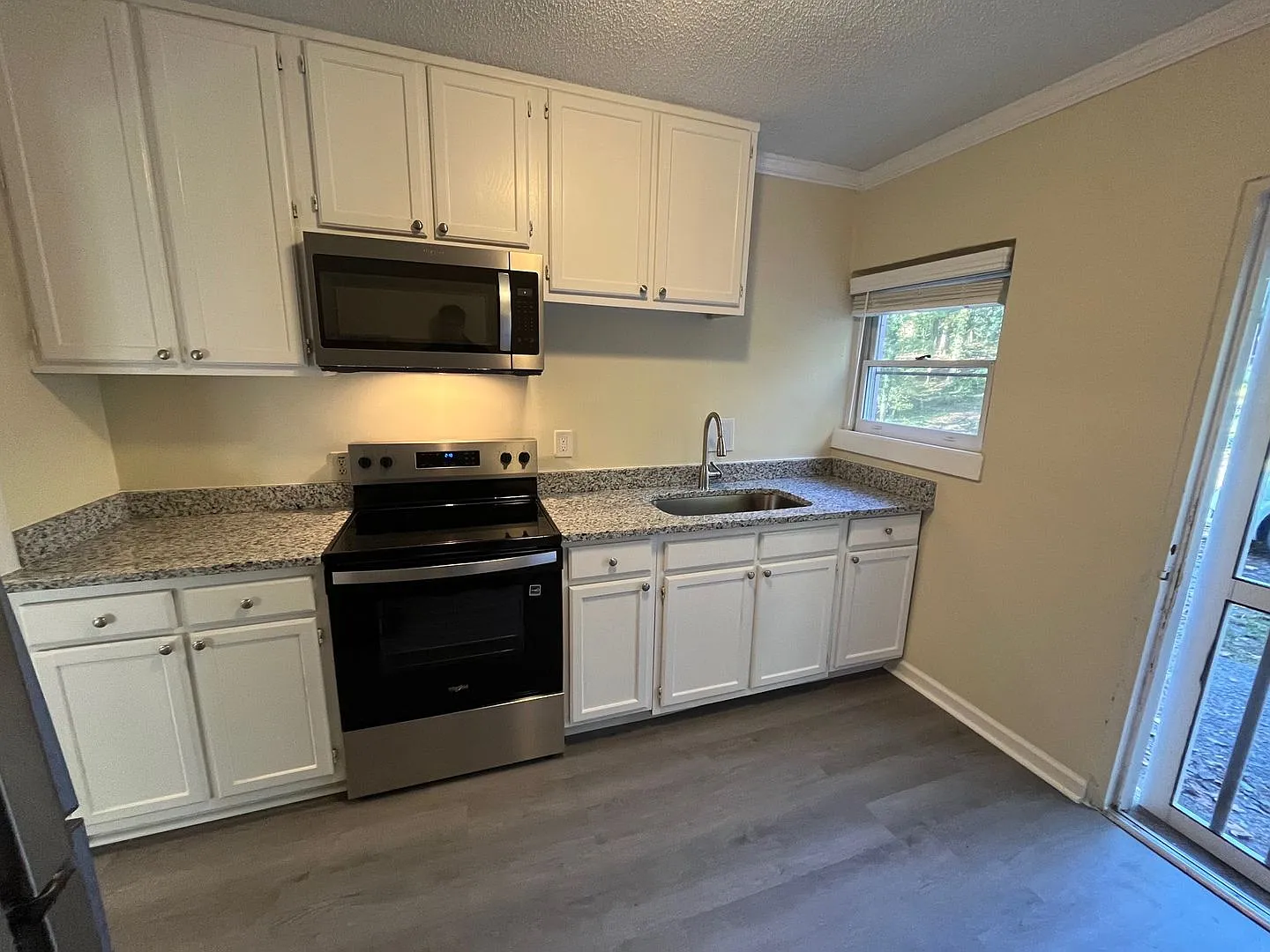 Newly Renovated 2BR | 5-Min Walk to UNC & Merritt's — Photo 3