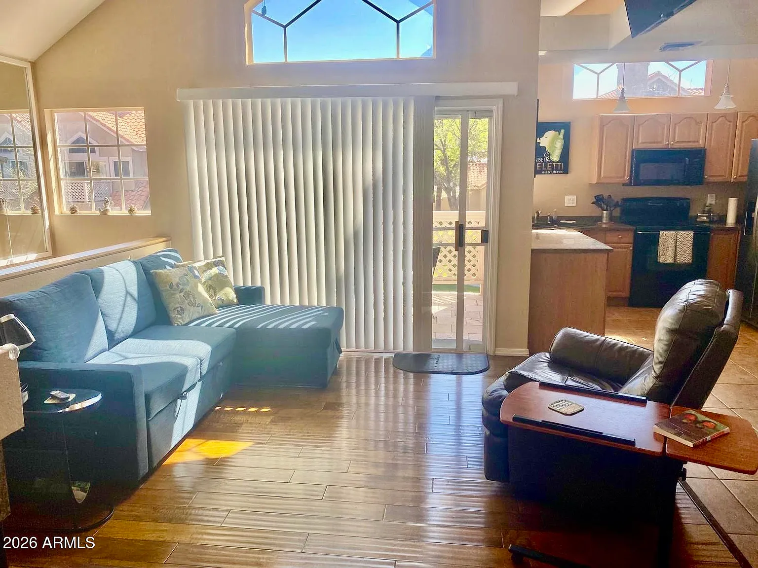 2 bed, 2.0 bath, 890 sqft, $2,350 — Photo 3