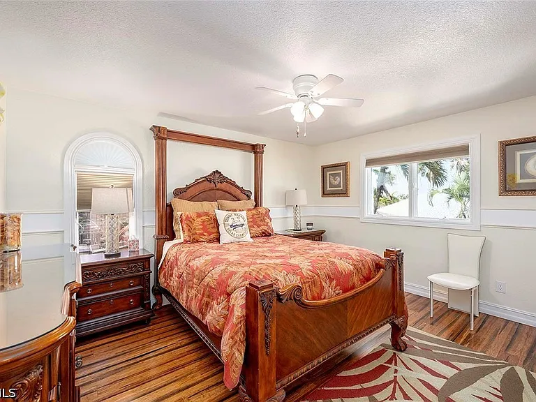 5208 SW 8th Ct — Photo 20