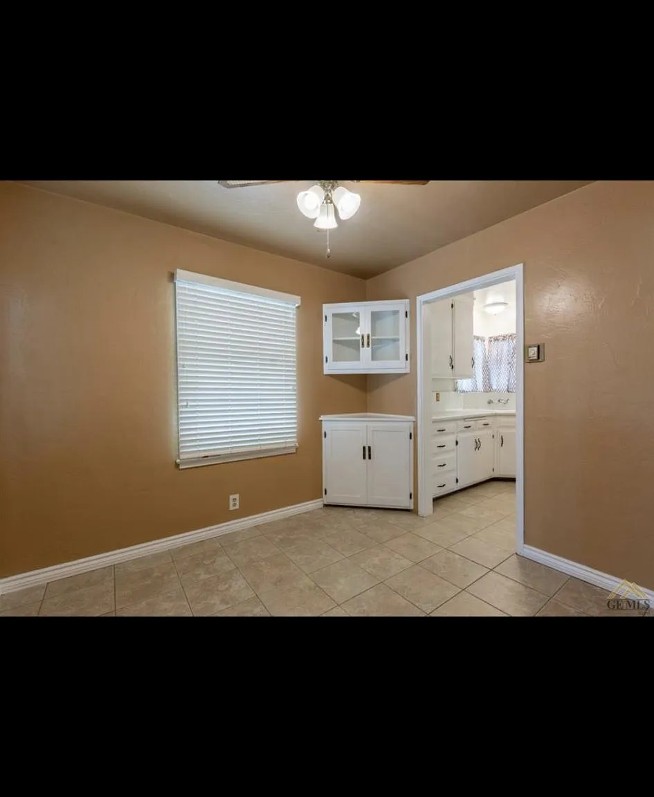 1115 Glade St — Photo 3