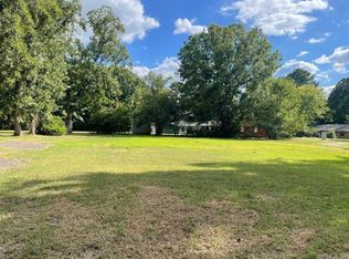 611 W College St, Beebe, AR 72012