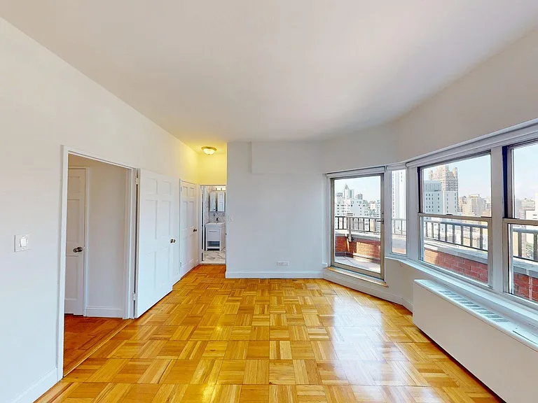 250 E 73rd St #PHB — Photo 8