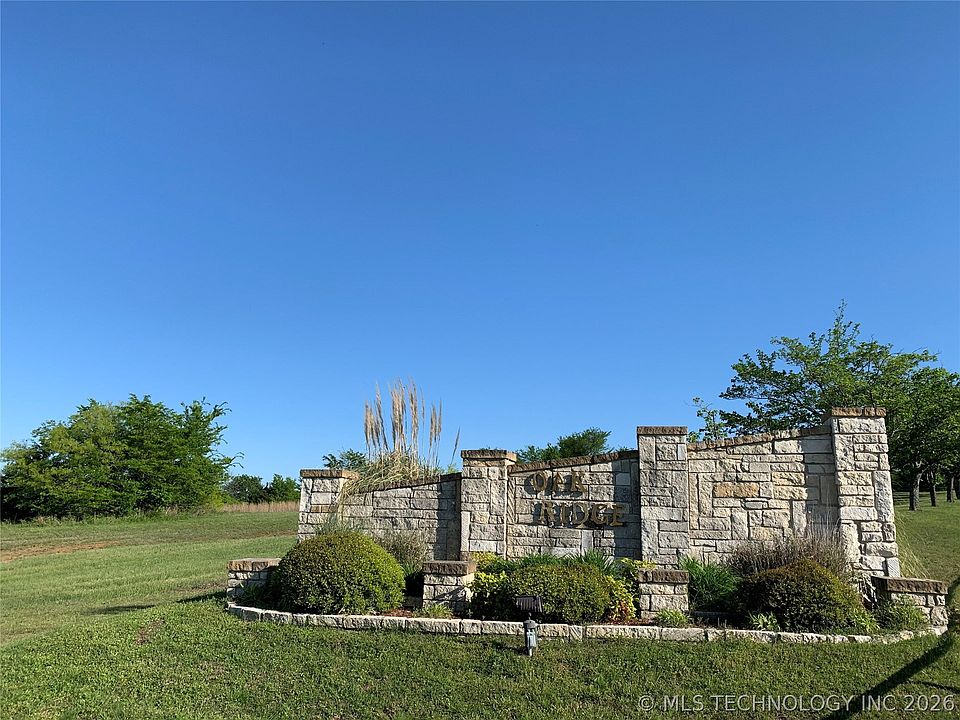 2nd image of 1896 River Oak Dr