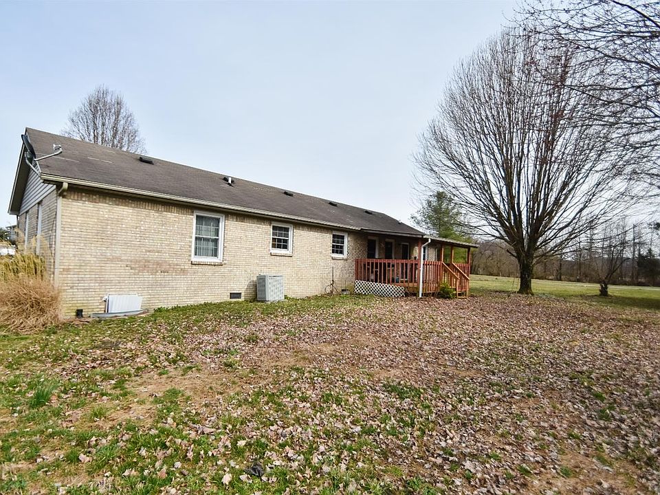 2nd image of 200 Rainbow Ct