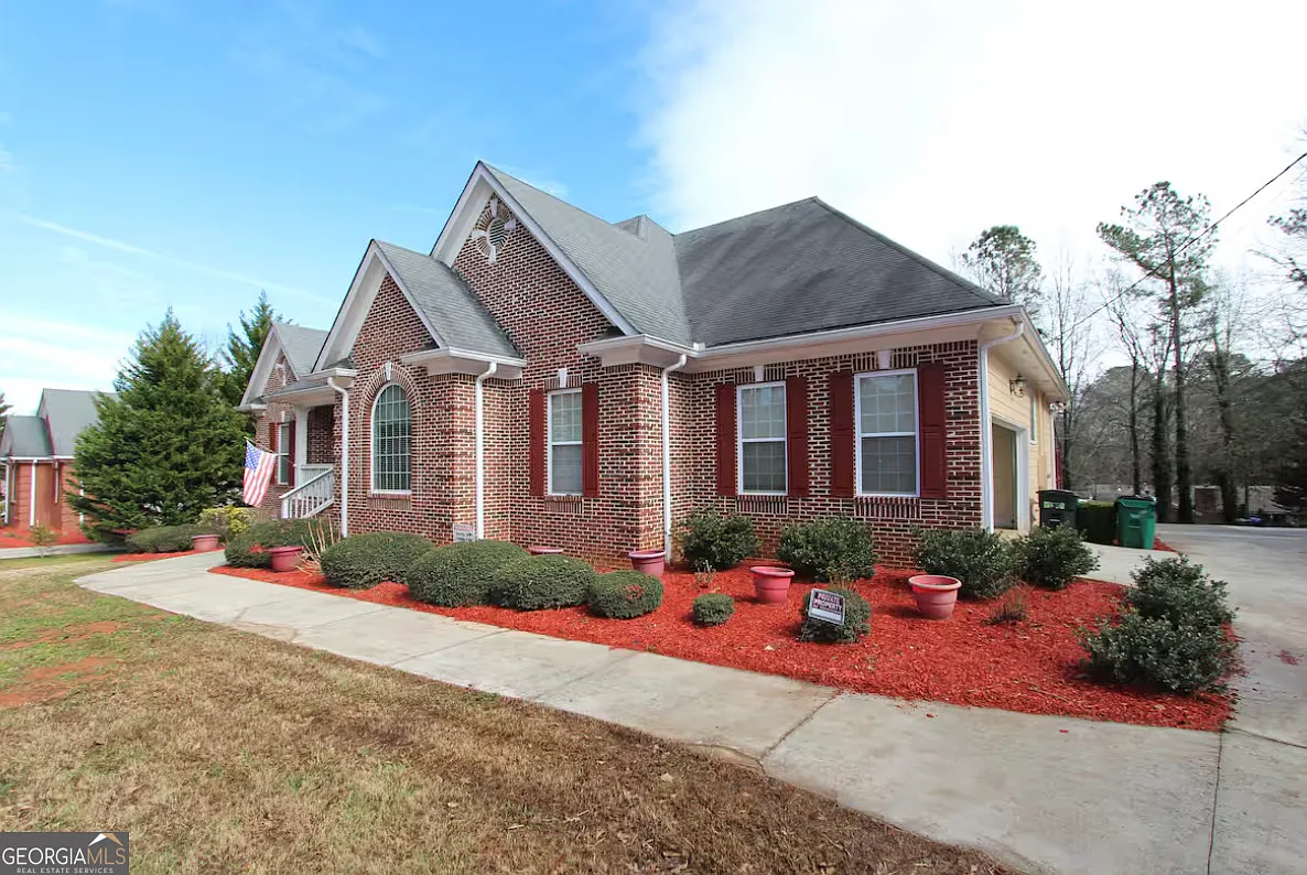 5 bed, 5.5 bath, 3200 sqft, $3,495 — Photo 1