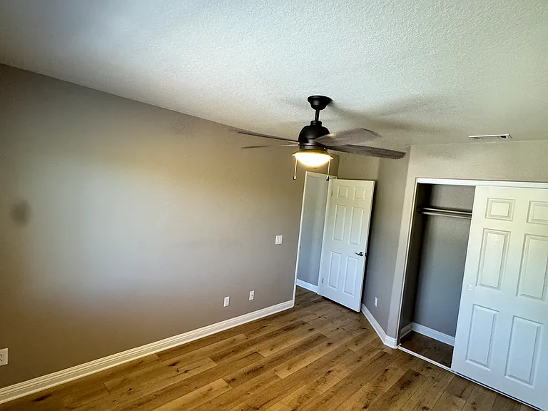 upstairs bedroom (bedroom #3)