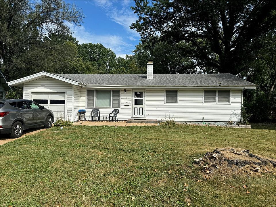 1st image of 8 Bayview Dr