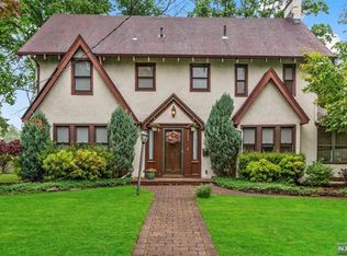 293 Prospect St, Ridgewood, NJ 07450