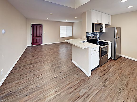5th image of 4514 52nd St APT 6
