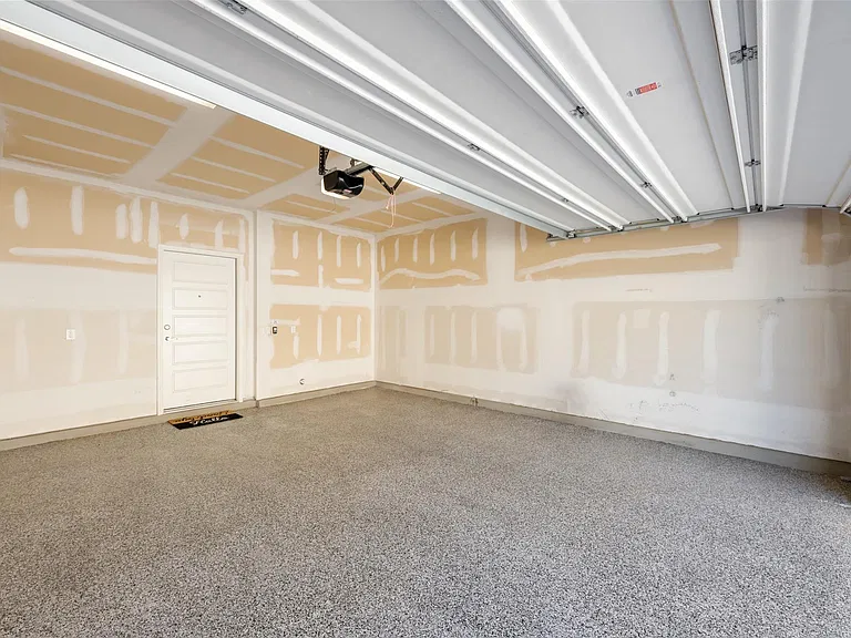 13800 Lyndhurst St #222 — Photo 31