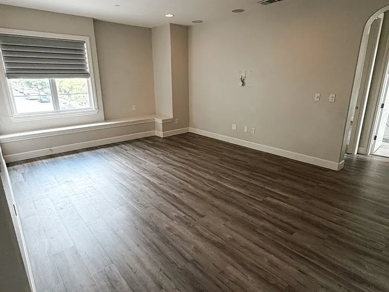 1329 Bayberry View Ln — Photo 5