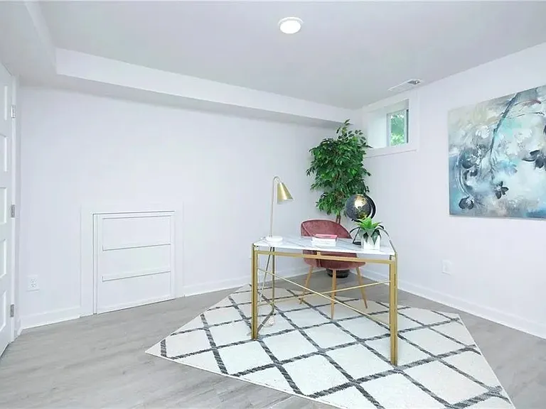 220 Napoleon Dr SW — Photo 22