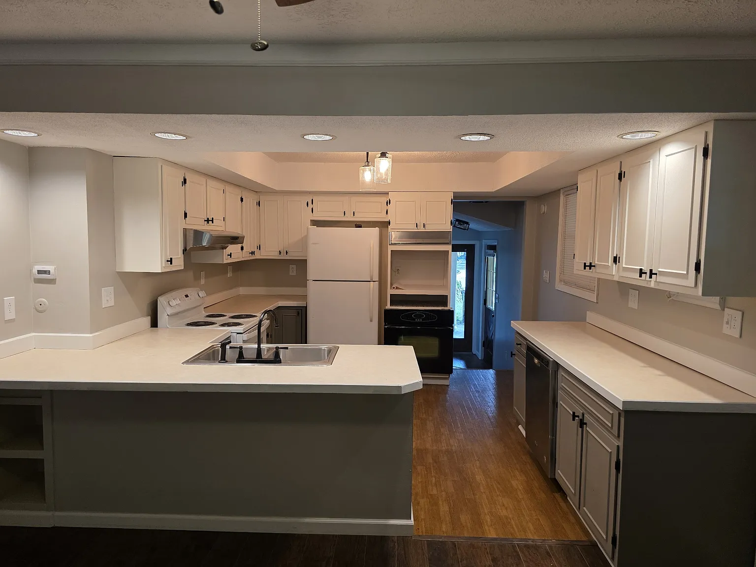 3 bed, 1478 sqft, $2,195 — Photo 4