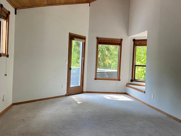 12818 SE 47th Pl — Photo 24