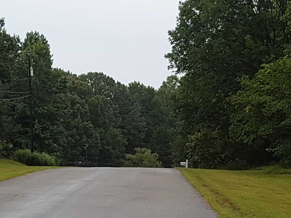 4th image of 803 Oakbury Ct