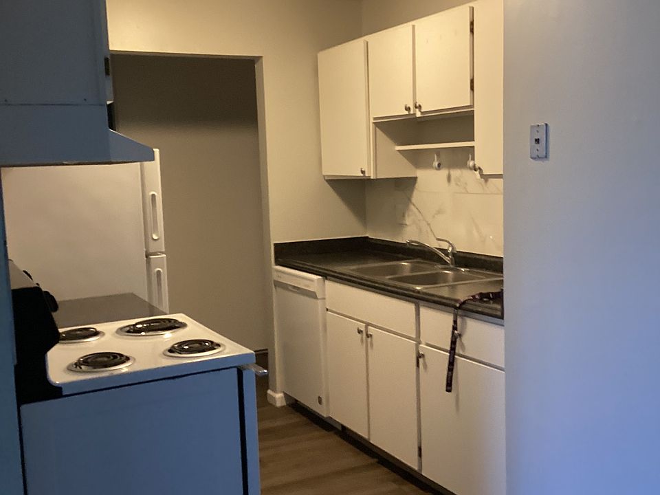 2nd image of 3238 Bryant Ave S APT 15