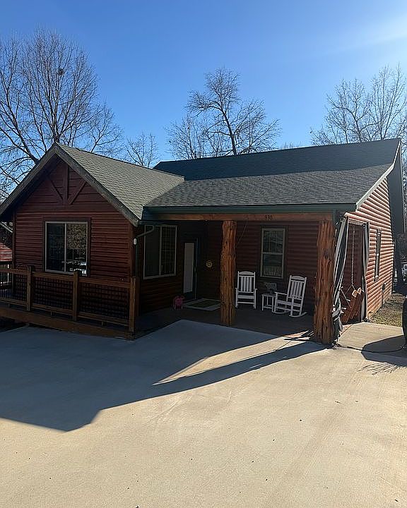 1st image of 830 Memory Ln