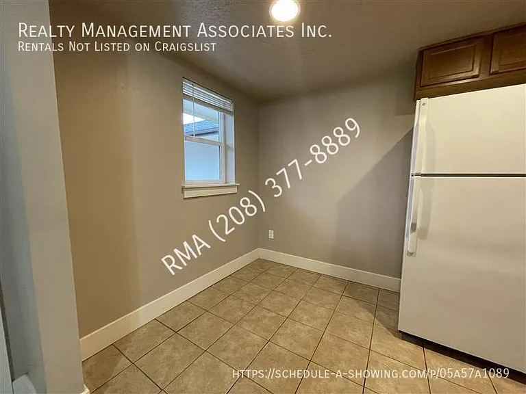 1017 S Longmont Ave #2 — Photo 6