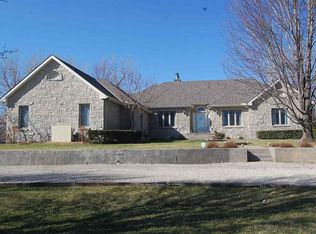 10695 E Snokomo Rd, Hutchinson, KS 67502