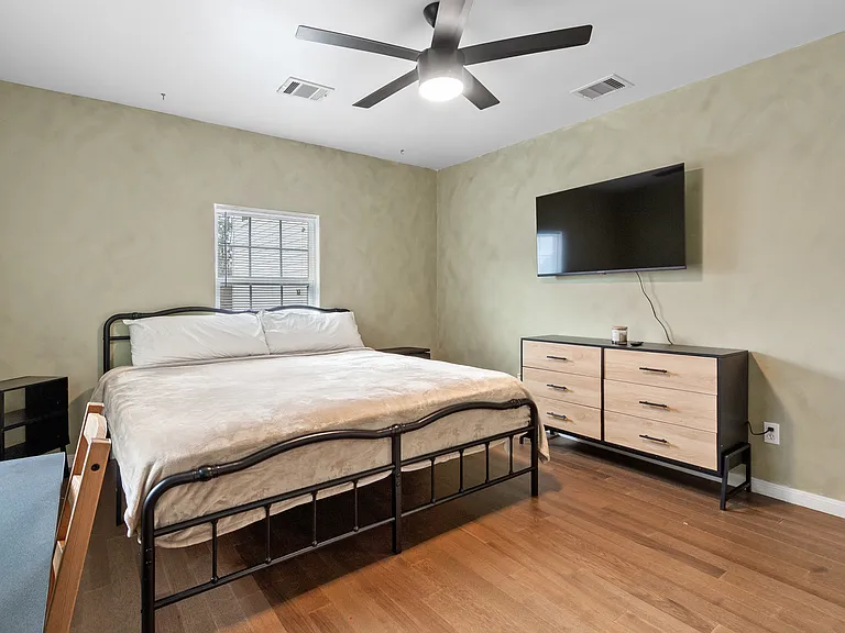 5710 Newport St — Photo 18