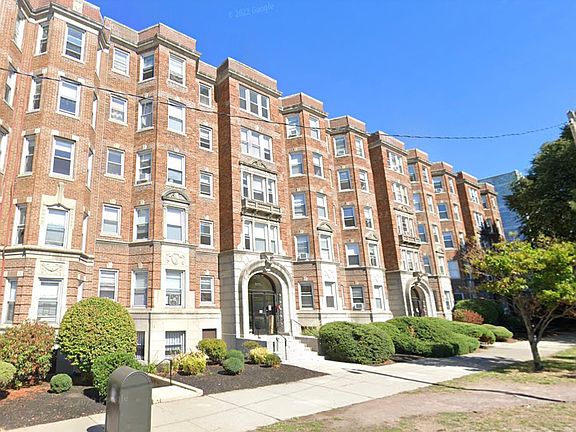 3rd image of 1111 Boylston St #18
