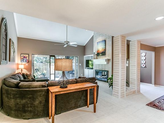 3rd image of 18024 Bal Harbour Dr