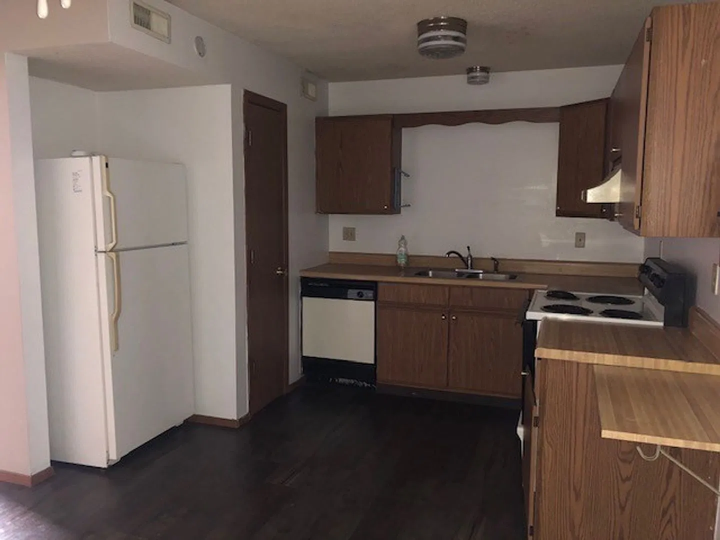 270 Apple Tree Ct — Photo 2