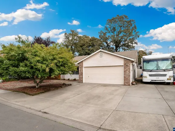 7482 8th St SE, Turner, OR 97392