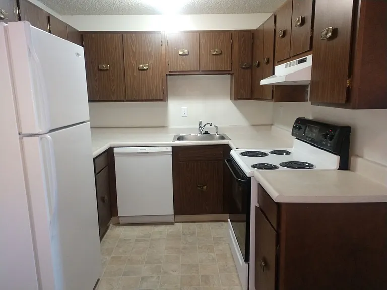 Executive Plaza Apartments | Spacious 2BR with Private Patio in Central Greeley — Photo 6