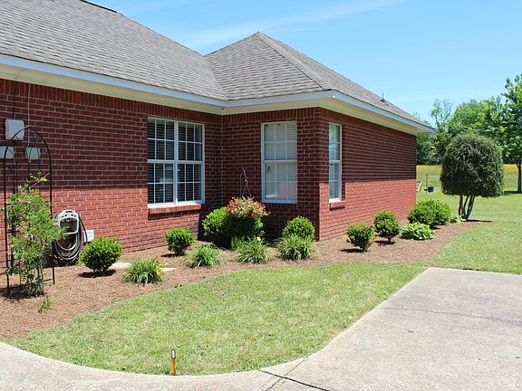 4th image of 135 McKay Dr