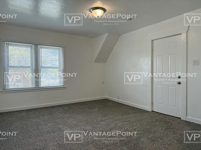 820 1/2 N Irwin Ave — Photo 2