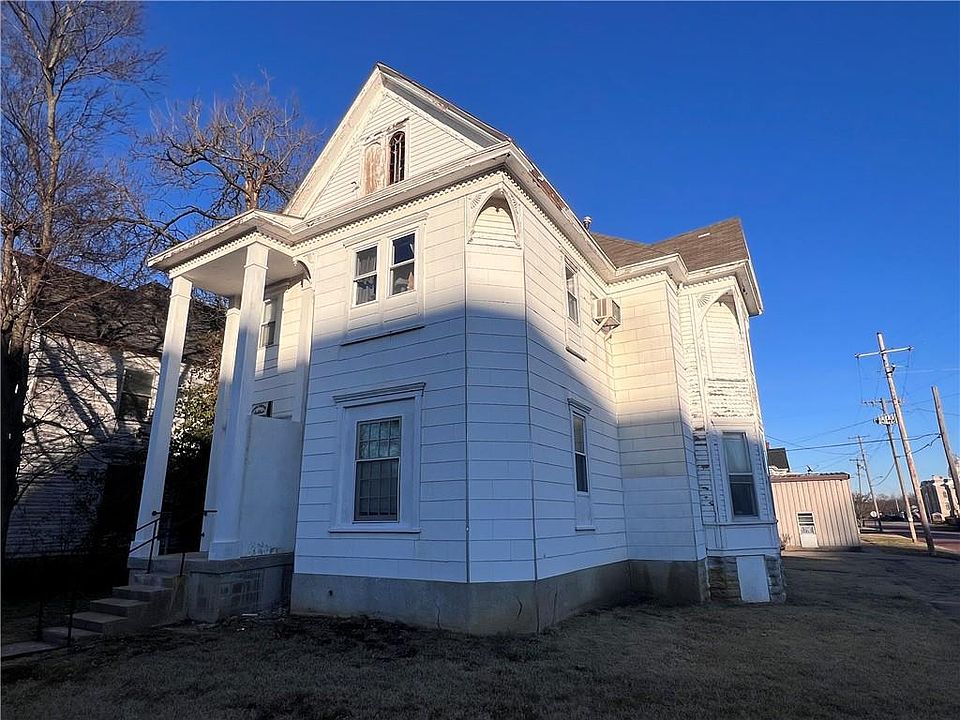 1st image of 223 S Crawford St