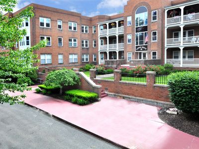 15 Highland Street APT 106, West Hartford, CT, 06119