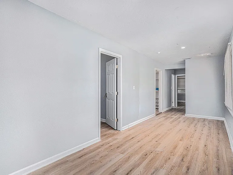 Alva Dr — Photo 2