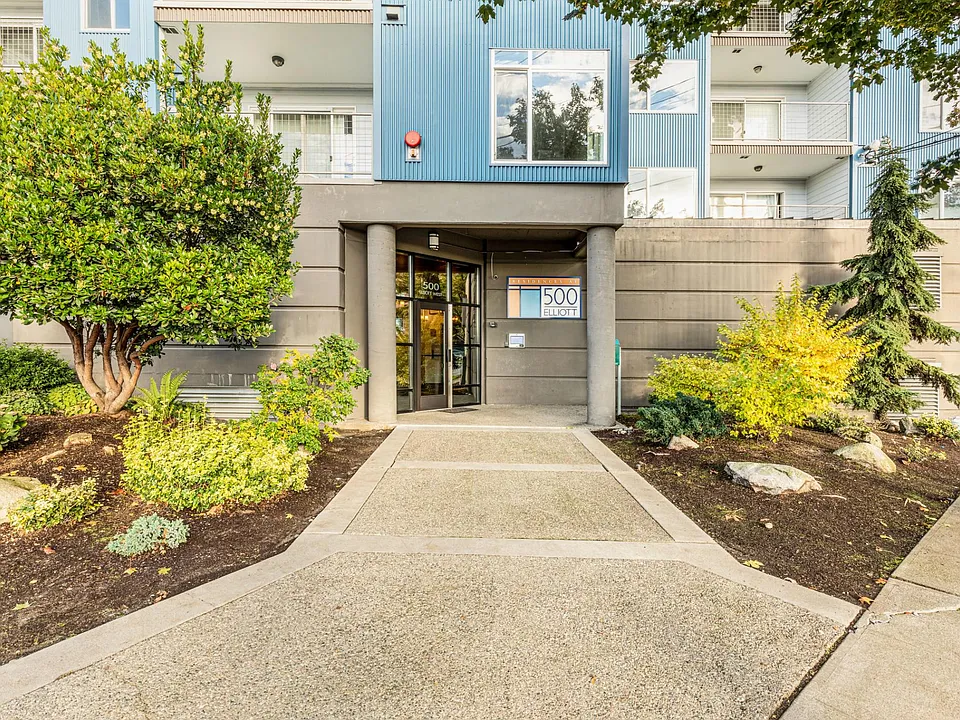 500 Elliott Ave W #303