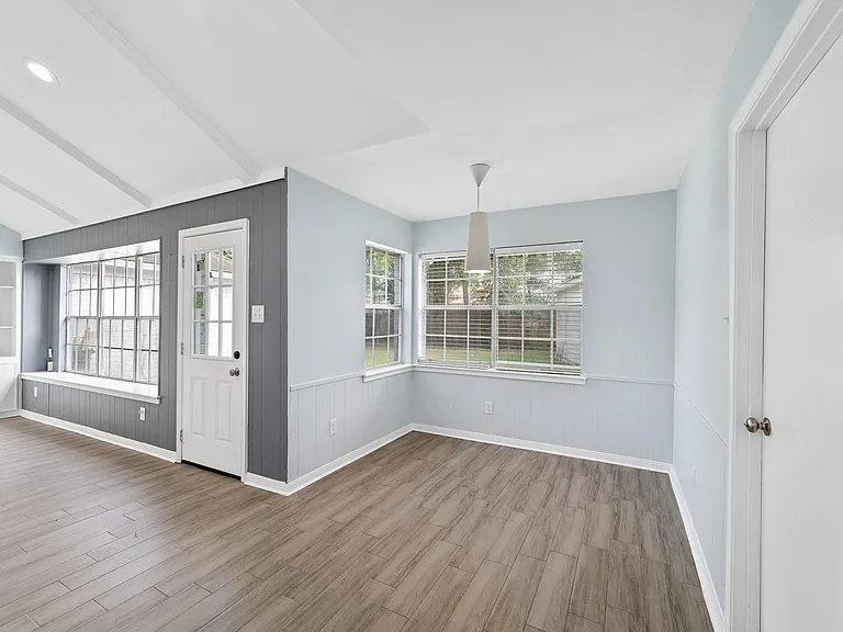 10623 Wickersham Ln — Photo 12