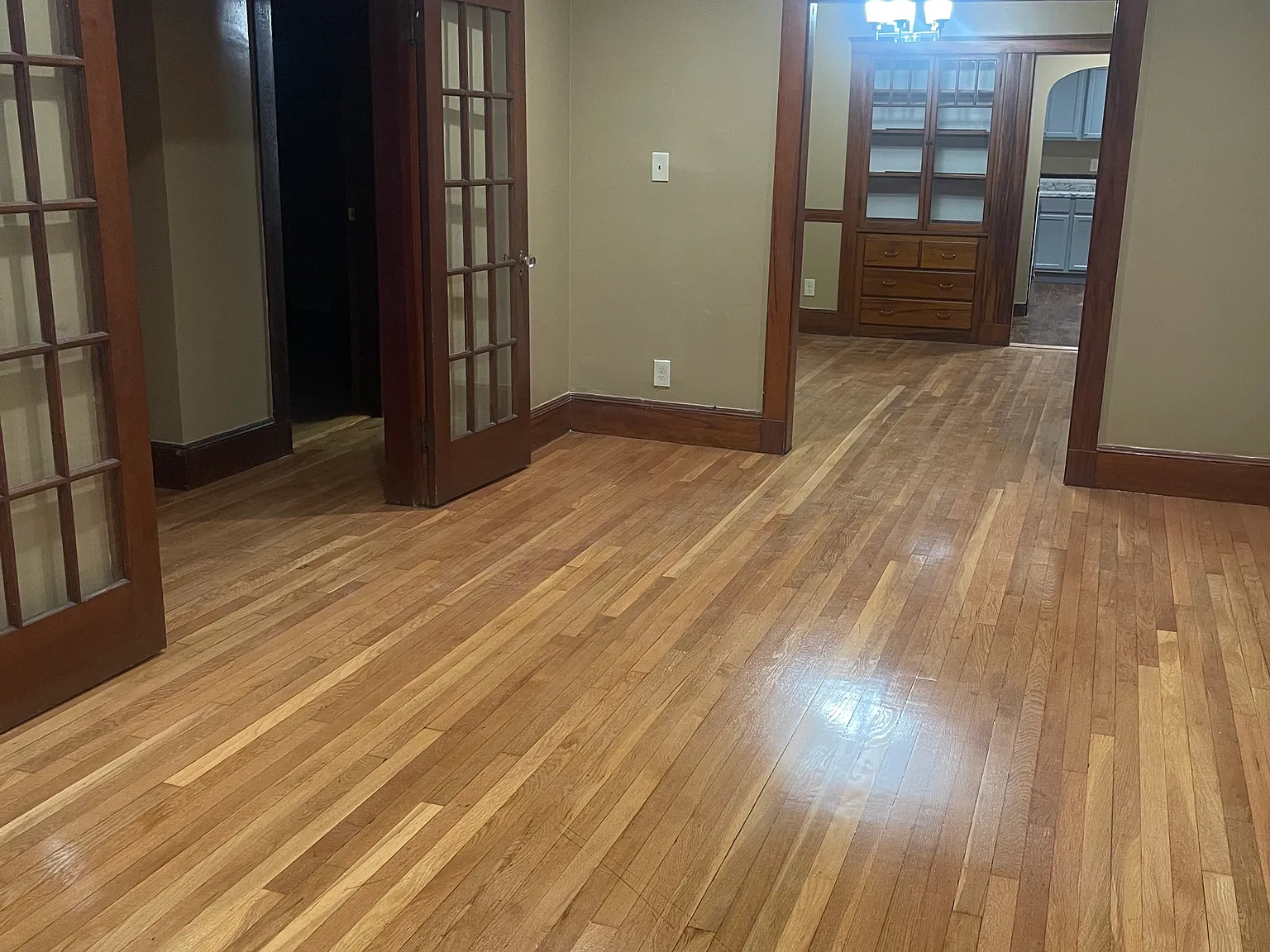 3 bed, 1200 sqft, $3,400 — Photo 2