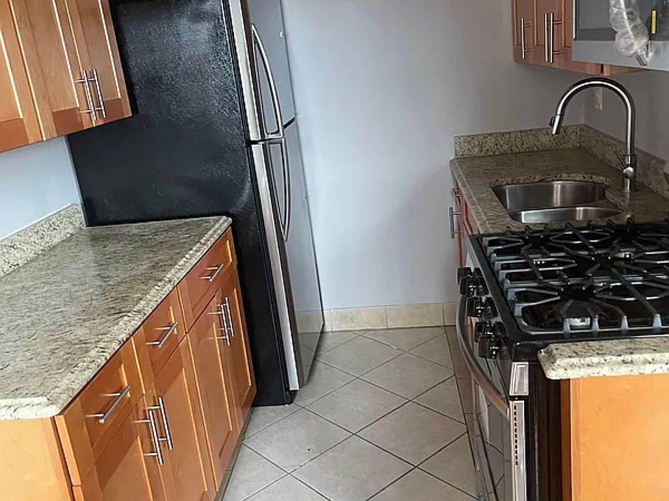 2nd image of 2040 Bruckner Blvd APT 9D