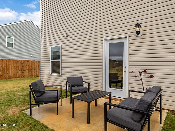 4th image of 168 Crescent Cir