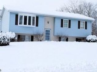 1647 Olde Dominion Dr, Altoona, PA 16602