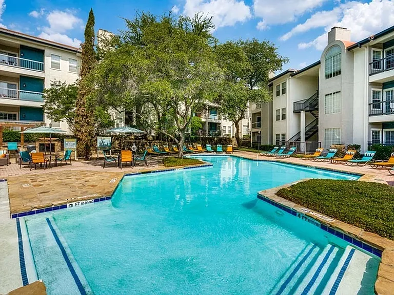 Estates at Las Colinas