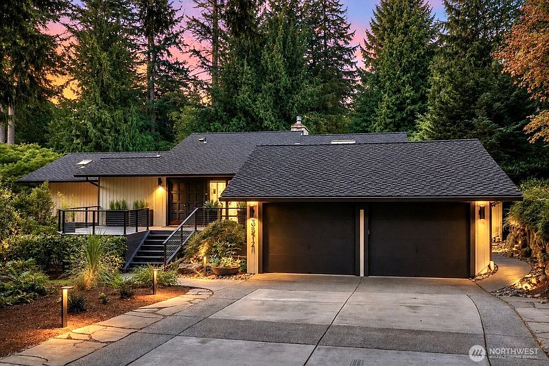 5th image of 3212 211th Avenue NE