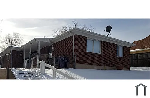 1484 W Dakota Ave Photo 1