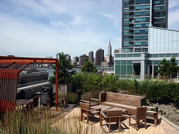 47-05 Center Boulevard image 6 of 17