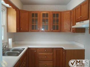 5456 Columbia Ct, Lapeer, MI 48446